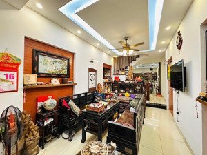 rất đẹp! nguyễn trãi 50m, 11.5 tỷ, nhà đẹp, ô tô đỗ cửa, ngõ nông, sổ nở hậu