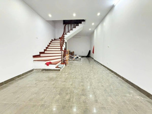 bán nhà đẹp ôtô tránh dừng đỗ, phạm tuấn tài, dt 50m2, 5t, mt 4.5m, giá 19 tỷ ôtô vào nhà