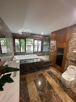 bán nhà riêng giá tốt 32 tỷ, 77m2, vỉa hè kinh doanh. 7 tầng thang máy. gara ô tô 2 chiếc