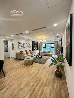 gia đình cần bán căn góc 3ngủ 117m2, nội thất, tòa imperial giải phóng. lh: 