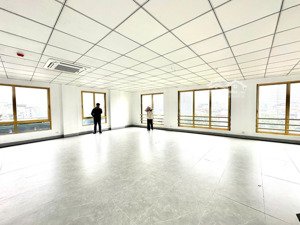 building nguyễn hữu cầu, quận 1 gần chợ tân định 350m2 - giá ưu đãi 39tr/tháng. lh: 