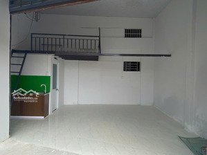 cần cho thuê mặt bằng vừa ở vừa kinh doanh đối diện trường mầm non