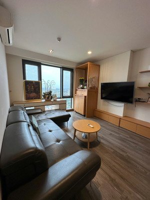 chính chủ gửi bán căn hộ tầng cao chung cư mipec 79m2, view sông full nội thất. giá 6,5 tỷ bao phí.