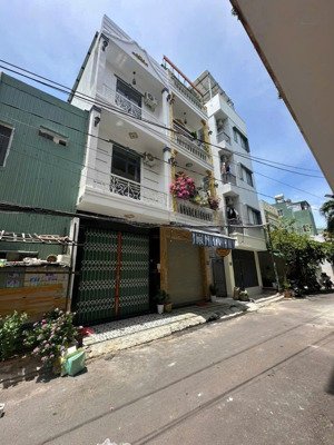 nhà new. hẻm 4m hoàng văn thụ, 3 tầng, 3pn, gần chợ, mua ở hoặc giữ tiền rất tuyệt. lh: 