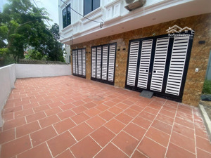 nhà đẹp, sân rộng 5m, ô tô đỗ ngày đêm, cực hiếm tại phụng châu. dt 39m2, 3 tầng, giá 3,1 tỷ