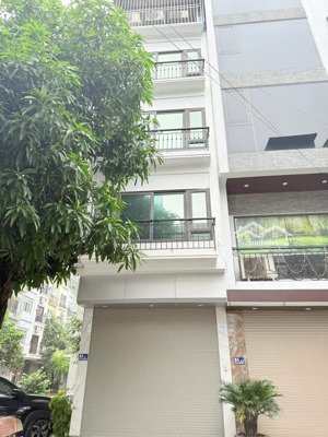 chỉ 11,4 tỉ sở hữu căn nhà mặt phố cù chính lan 40m2 4 tầng oto tránh vỉa hè rộng kinh doanh đỉnh