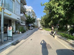 nhà mặt phố,tây hồ kinh doanh,mặt hồ thoáng mát chủ cần bán gấp