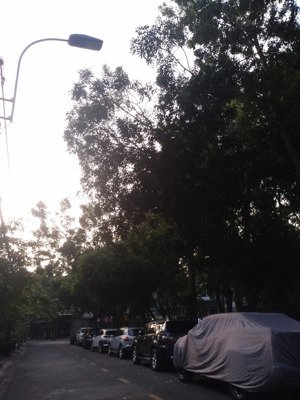 nhà 4 tầng kdc himlam p. linh chiểu. dt 82m2 ngang 6m. môi trường sống chất lượng. lh 