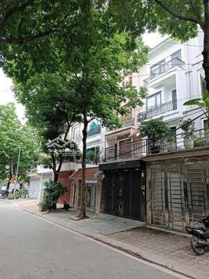 cho thuê nhà liền kề vov mễ trì, đường lương thế vinh 90m2, 5 tầng, mt 5m, giá 40tr, lh 