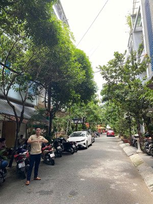 nhà siêu rộng - 73m2 hxh - hẻm 40 bàu cát 1 - 8,62 tỷ - khu dân trí cao, ngang hơn 4,5m, 5pn - 5wc