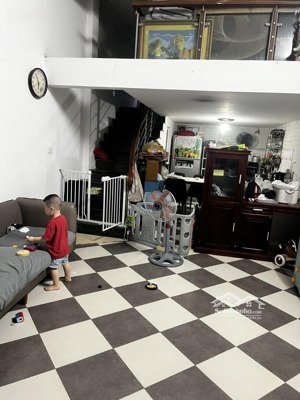 nhà 50m2 nở hậu 3.5 tầng cho thuê trong phố định công hạ (cách hồ định công khoảng 50m)