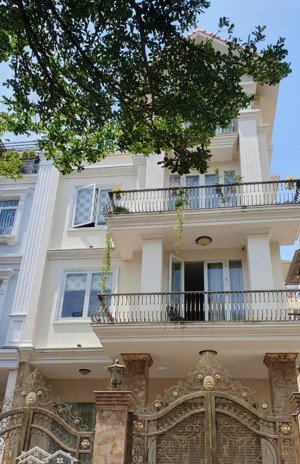 chính chủ cần cho thuê villa 2mt 14b đường hoàng dư khương p.12 q.10 gần khúc cao thắng