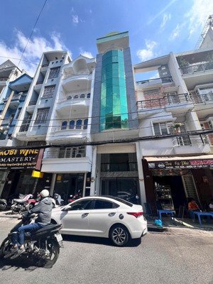 toà nhà văn phòng 9 tầng kết hợp ở đường cao thắng quận 10. (5x20m). hđt: 65tr/1th giá: 26.5 tỷ tl