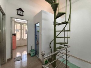 bán nhà gò vấp vị trí đẹp, hẻm 4m, tiện nghi đầy đủ, giá chỉ nhỉnh 4 tỷ lh:0939513318