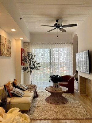 cho thuê 2pn view sông cực phẩm-tháp 2 nội thất mới tinh 