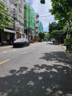 siêu phẩm xuất hiện mặt tiền đường lê sao quận tân phú dt 4,2x15 nhà đúc 3 tấm khu vực sầm uất thuậ