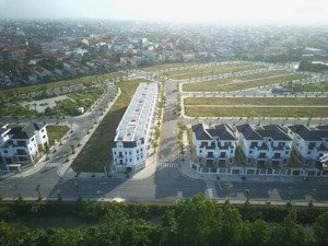 duy nhất 01 lô đất nền view trường mầm non, cạnh tttm và đối diện trường đại học quảng bình