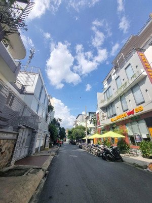 nhà 758/25 xô viết nghệ tĩnh p. 25, cách đh hutech 50m, dt: 8x20m, kc: 3 tầng, giá 23.9 tỷ (tl)