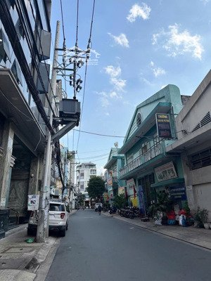 tài sản lớn đường nội bộ tân sơn nhì(12x18m) 1 hầm 6 lầu (thang máy) giá 45.99tỷ cho thuê giácao