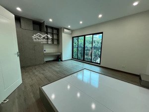 nhà đẹp ở ngay - lô góc 2 mặt thoáng - ngõ rộng 3 gác tránh - gần royal city - giá chỉ 7.5 tỷ