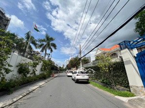 biệt thự mặt tiền thảo điền,góc đặng hữu phổ. dt(14x29m). 3 tầng, sân vườn. hồ bơi. chỉ 115 tỷ