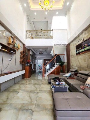 hàng hiếm - giảm 500tr bán gấp nhà 2tầng siêu đẹp ngay phạm văn đồng đường 8m vỉa hè 59m2 giá 7 tỷ