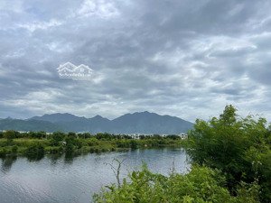 hàng vip - chào bán lô góc 2 đường 10,5m view sông sông cu đê. đối diện ubnd phường hải vân.