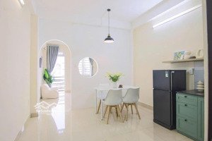 cho thuê căn hộ 1 phòng ngủ ban công tách bếp phong cách basic đơn giản siêu đẹp gần sân bay tsnhất