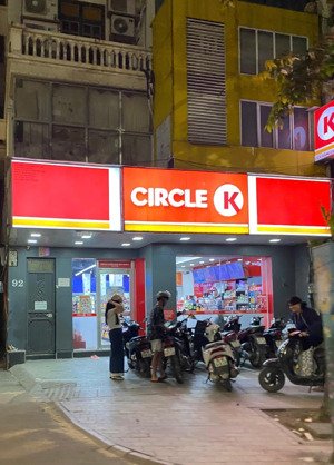 cho thuê nhà mặt phố hoàng quốc việt. diện tích 200m2x 1 tầng, mặt tiền gần 6m