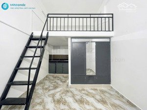 gác cao 2m, ở được 4 người 4 xe, gần đh văn lang, đường phạm văn đồng