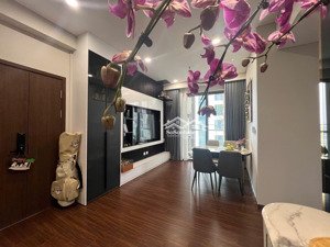 hoa hậu tòa h2 căn 3pn 2wc tầng trung, view hồ, full nội thất, đang chờ sổ, ban công đn, giá 6.07tỷ