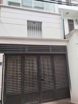 cho thuê n/c mặt tiền 73 tự cường gần ngã 4 bảy hiền. 3 lầu, 6 phòng ngủ.15tr/th. a minh