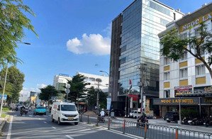 cần bán nhà mặt tiền lý thường kiệt, p.15, quận 11. dt: 14.6m x 20.8m. kết cấu: hầm + 8 lầu.