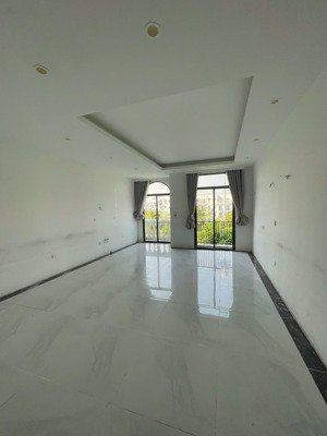 cho thuê biệt thự 5 tầng full điều hòa thang máy giá 25tr có tl vinhomes oceanpark 1 gia lâm hà nội