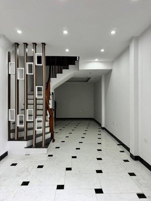 bán nhà mới xây gần đh công nghiệp/ga metro nhổn, dt: 40m2 x 4tầng, mt 3,6m, ôtô đỗ cửa, giá 6 tỷ