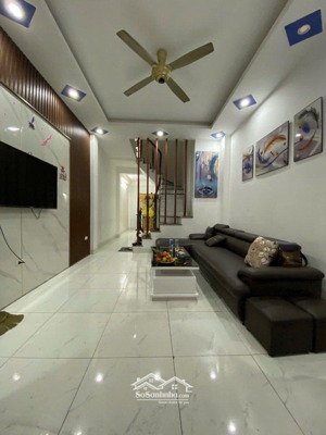 cc b.á.n nhà 39m, 4 tầng, 4 ngủ, cách ô tô tránh, đỗ 50m, 5.75 tỷ ctl kiến hưng- xa la