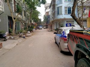bán liền kề kđt văn khê, đang xây 6 tầng - thang máy - vỉa rộng - phân lô ô tô tránh