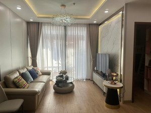 chính chủ bán căn 2pn 76m2 tầng cao view sân mỹ đình cc vin gardenia giá 6.55 tỷ . lh 