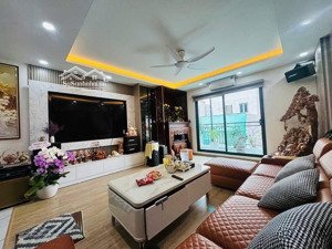 đội nhân mặt ngõ ô tô 10 tầng thang máy vỉa hè giá 25 tỷ