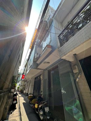 bán gấp nhà gần mt đường trần đình xu, q.1. gần bộ ca