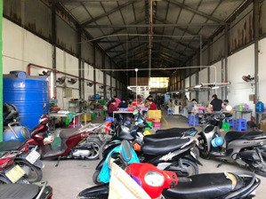cho thuê xưởng mặt tiền xe container 600m2, có pccc tự động