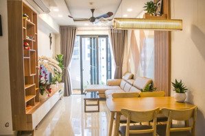 bán căn emerald 71m2 giá 4.20 tỷ, nhà nội thất cơ bản dính tường . lh: 