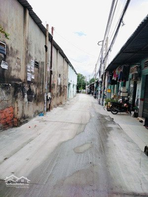 nhà trọ ngay khu cụm trường học mầm non cấp 1.2.3 bình hòa thuận an bình dương hcm. dt 90m ngang 5