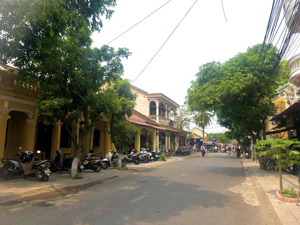 bán nhà mặt tiền phan bội châu - không có căn thứ 2 bề ngang lên đến 8m