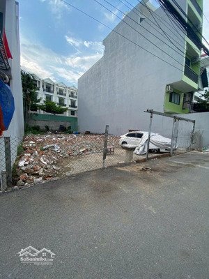 bán đất(tặng nhà cấp 4), diện tích 121,6m2(ngang 4,2m-nở hậu 8m), hxh thông.hệ số xây dựng 5.0