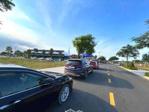 cần bán gấp đất nền khu vực long an bình chánh, full thổ cư, vuông sổ