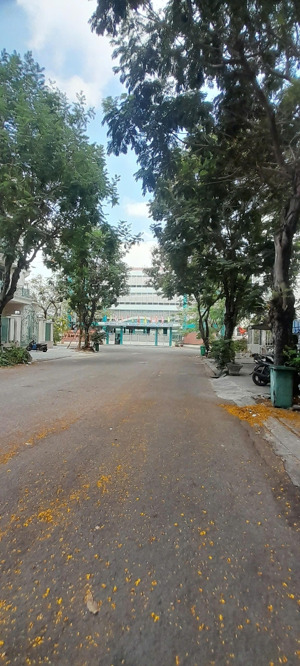 bán nhà mt đường số sadeco ven sông ( 90m2 ) đối diện đại học rmit | giá bán 16,5 tỷ.