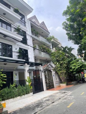 bán vila phạm huy thông p7. trệt 3 lầu- thiết kế sang trọng , giá 16 tỷ