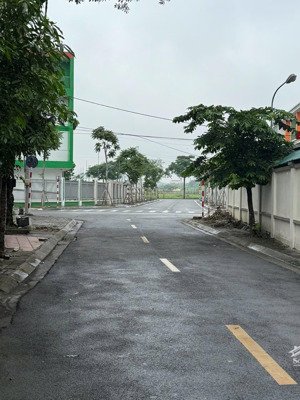 chính chủ bán đất giang biên - long biên. đất phân lô vỉa hè
