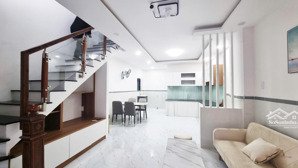 hạ lần cuối nhà đẹp 2 lầu mới xây lại - có 2 pn - 2 wc - giá 3 tỷ x cho căn nhà gần lê văn việt